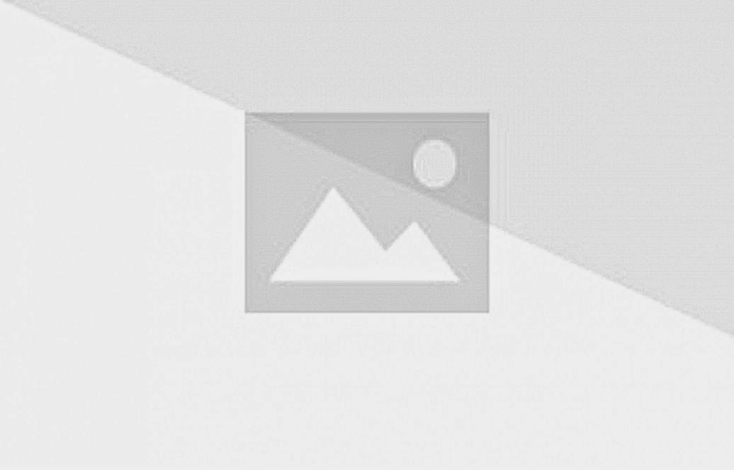 1280px Headphones pants music