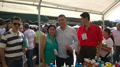 El reportero soy yo: Gobernador del NdeS Edgar Díaz saluda a Emprendedores rurales SENA en Mercado Campesino « Video ☼ CúcutaNOTICIAS 