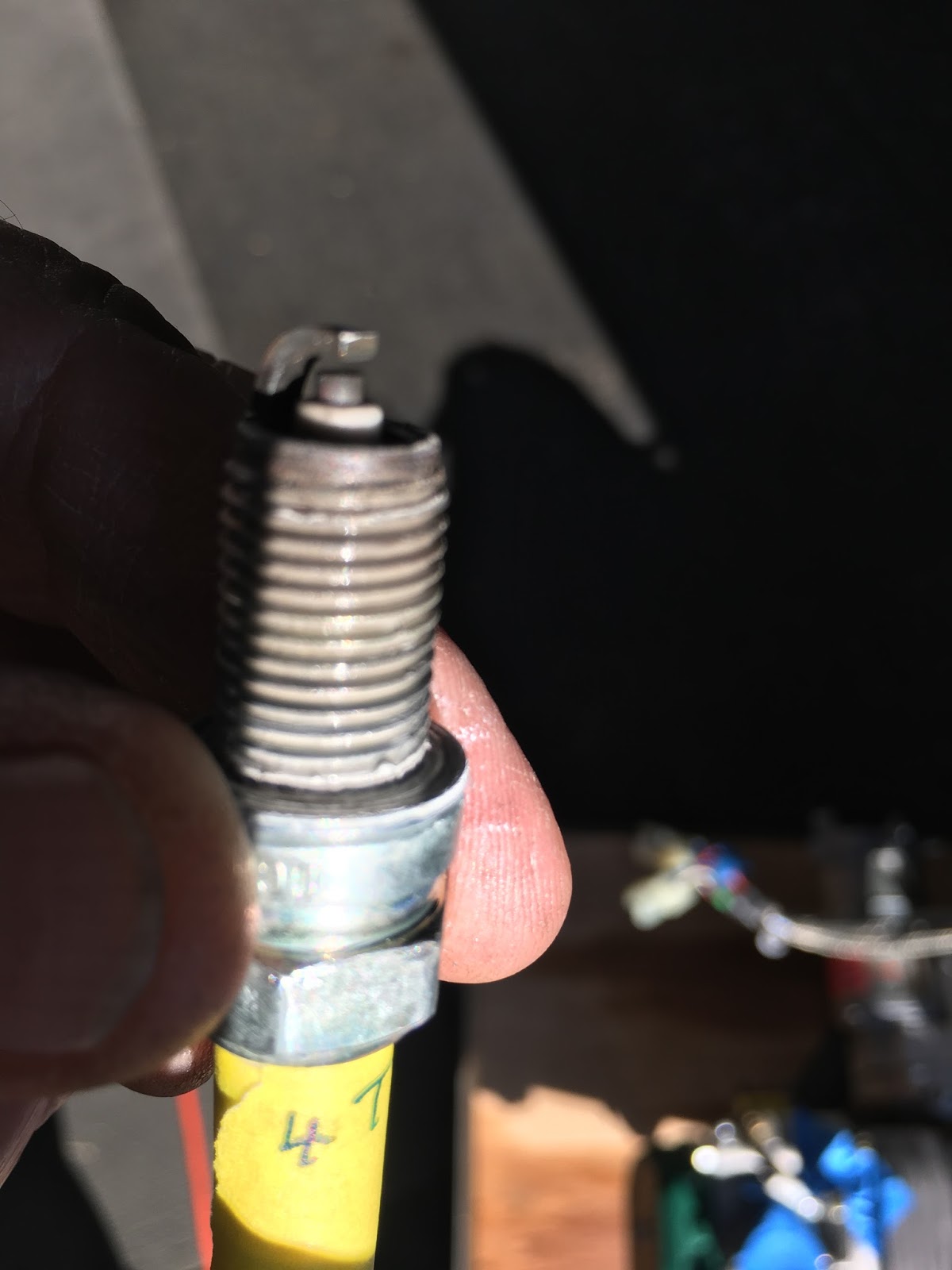 More pics of the piston, plugs and head of 2 cylinder.