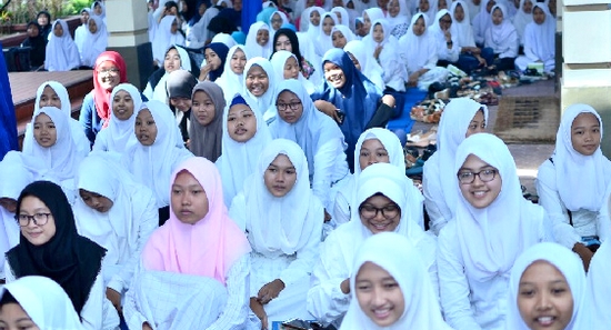 Hadapi UNBK 2018, Ribuan Siswa di Lamongan Doa Bersama 