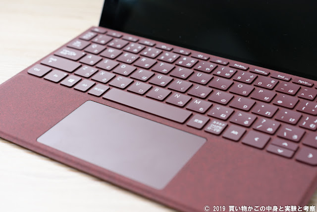 Surface Go シグネチャータイプカバー バーガンディーの色合い