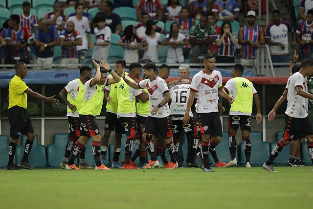 Vitória vence o Bahia e quebra jejum no primeiro Ba-Vi do ano