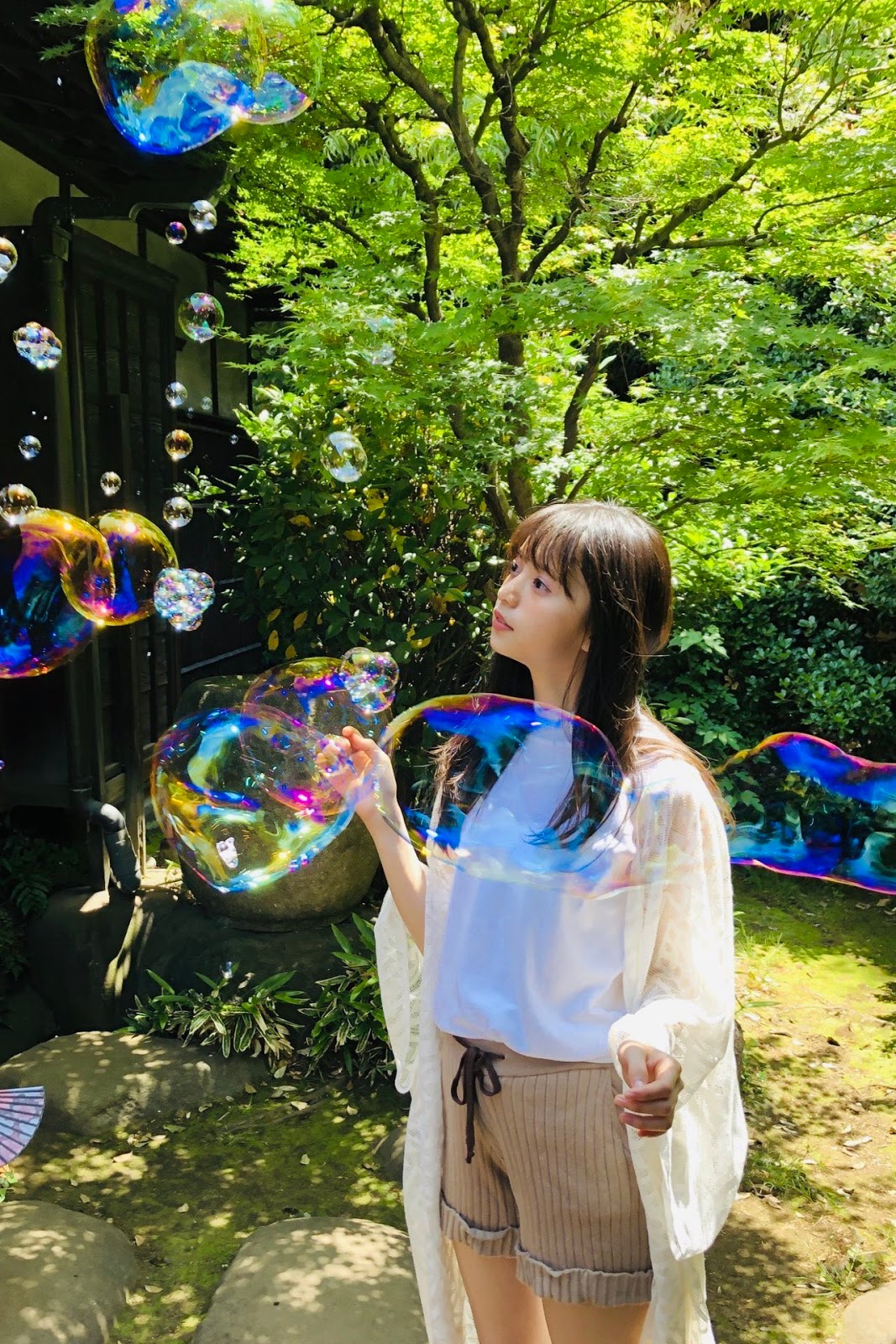 Nao Kanzaki and a few friends Nogizaka46 The 'Asuka Saito post' 7(?)....