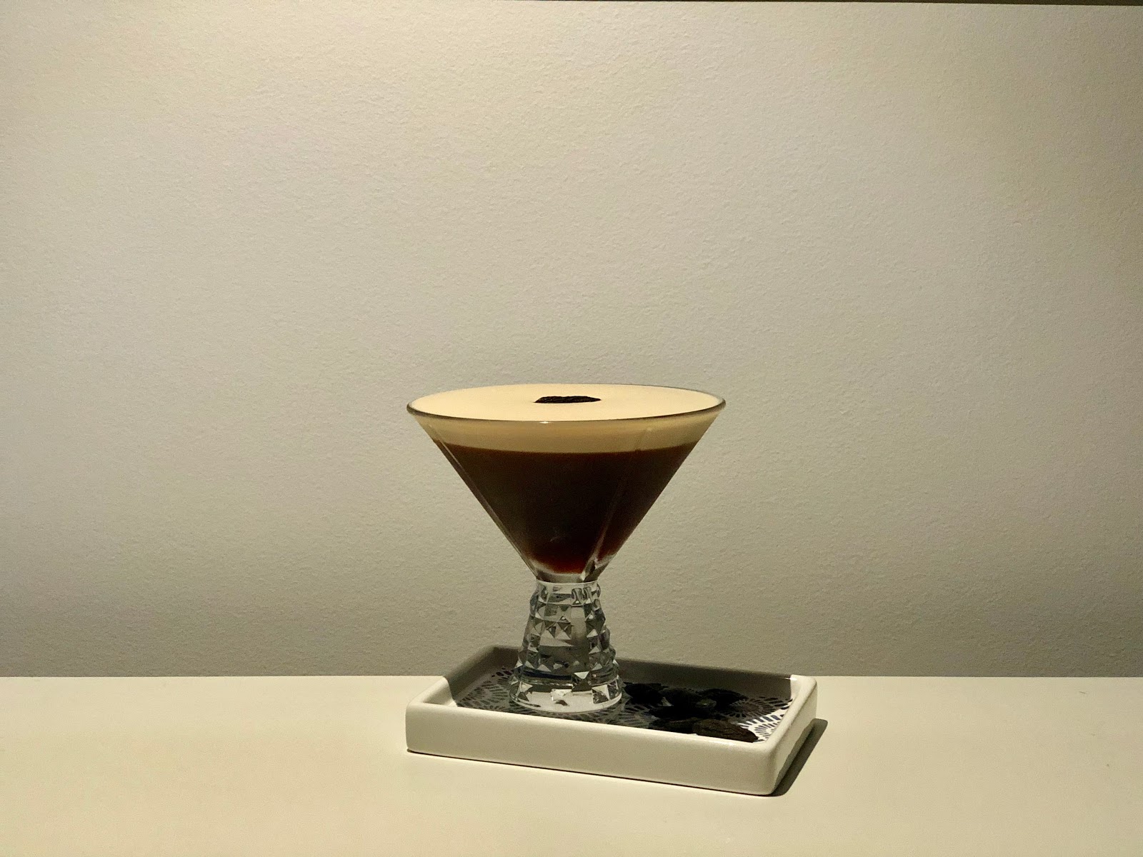 Espresso Martini cocktail, storia e ricetta del re dei cocktail al caffè