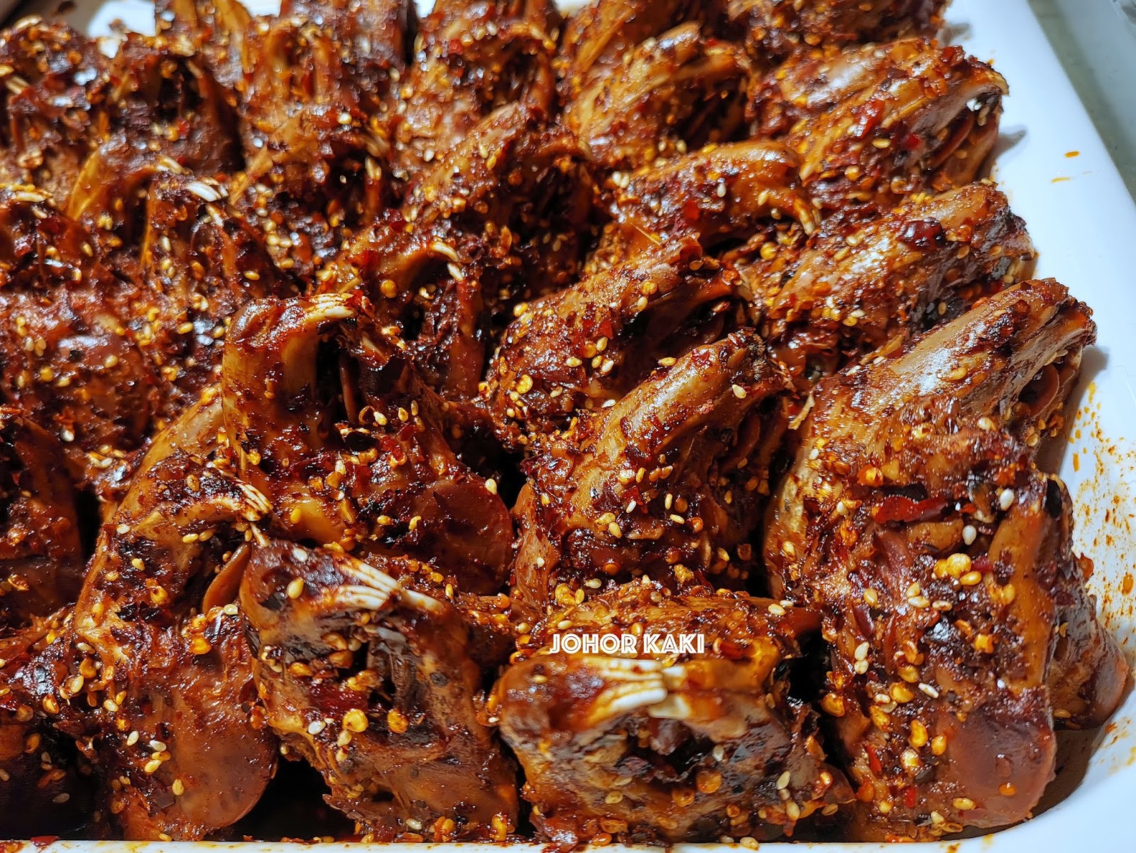 Would you eat rabbit head? The Chengdu food icon🐰 |Tony Johor Kaki ...