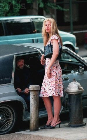 Style Icon: The Timeless Looks of Carolyn Bessette-Kennedy