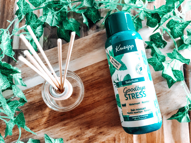 Kneipp Goodbye Stress Geurstokjes & Badschuim Kneipp Goodbye Stress Geurstokjes & Badschuim