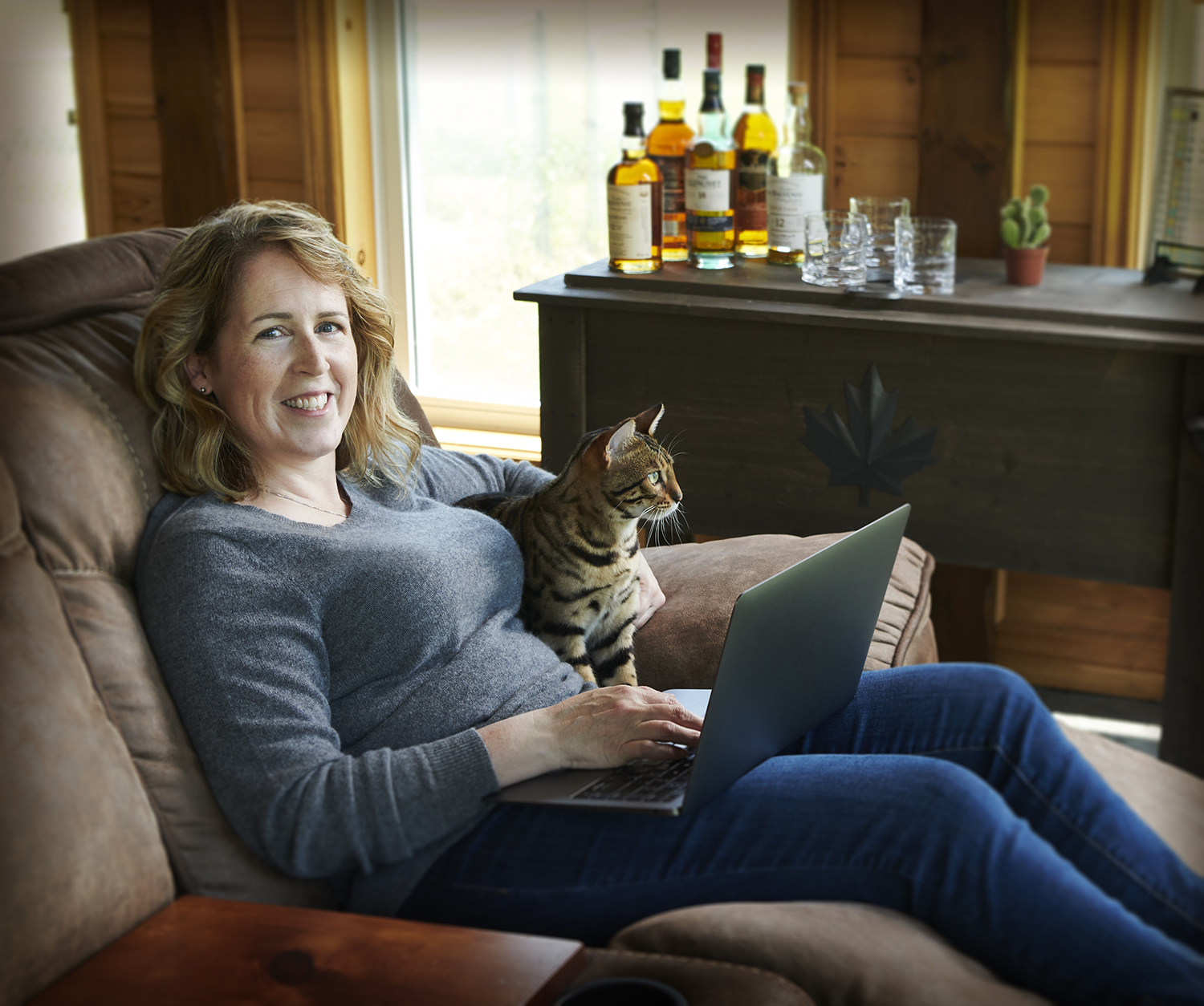 MakeMePretty.Photography Author Portrait Photo Shoot with Kelley Armstrong