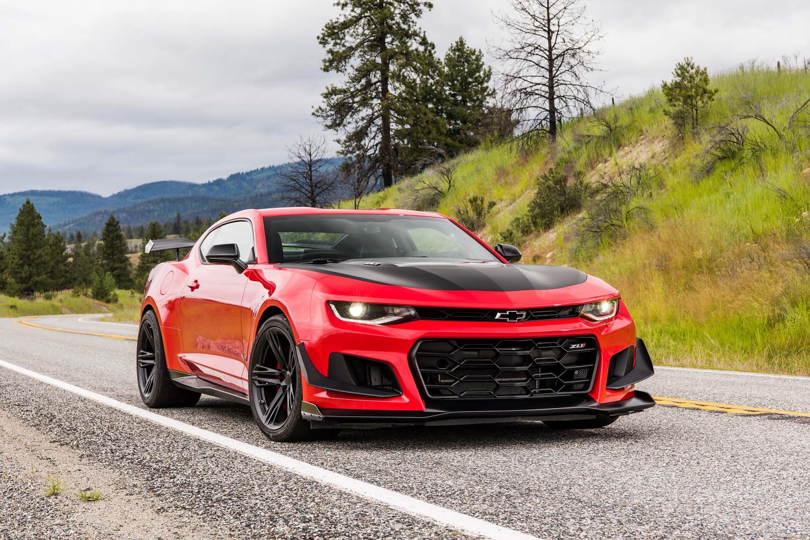 Chevrolet Camaro ZL1 1LE 2018 Reviews, Specs, Price - Carshighlight.com