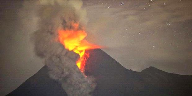  merupakan peristiwa keluarnya magma ke permukaan bumi yang dengannya disertai ledakan men Pengertian Erupsi Eksplosif