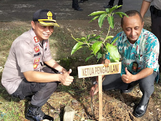 Kapolres Pangkep bersama Forkopimda Tanam Pohon Wujud Mendukung Program Penghijauan 