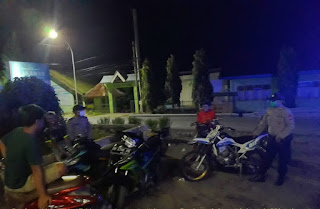 Personil Polsek Anggeraja Polres Enrekang Rutin Patroli Malam, Antisipasi Gangguan Kamtibmas