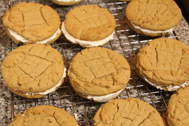 Fluffernutter Sandwich Cookies