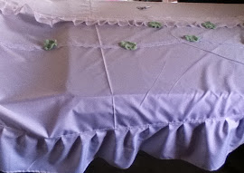 Cortina de baño tela teflonada con puntilla y bordados en flores