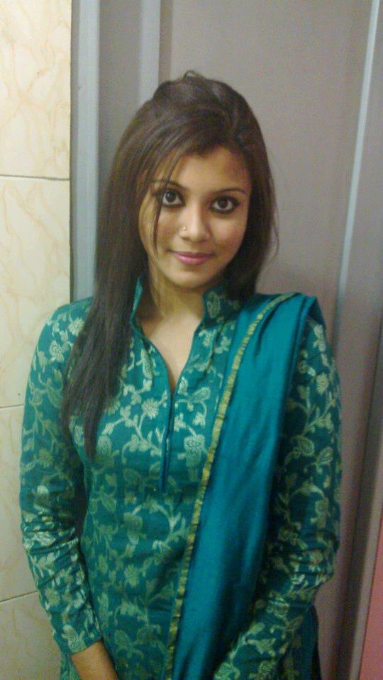 Tight salwar boobs - Pics and galleries