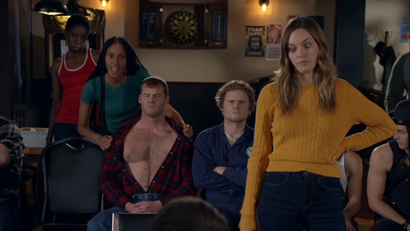 Jared Keeso open shirt in Letterkenny, Season 9, Ep 2.