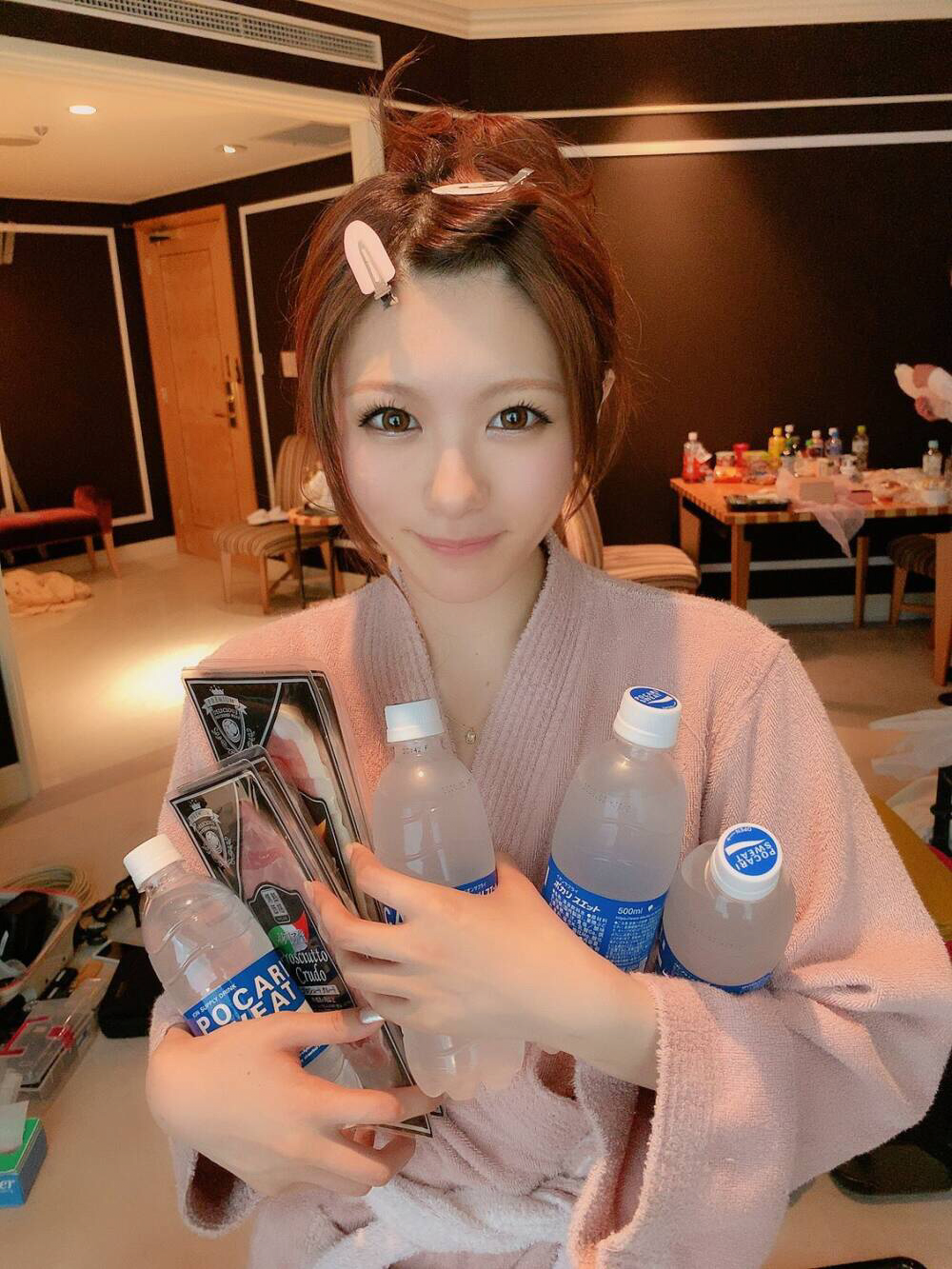 AV배우들이 촬영전 음료수를 마시는 이유 - 디쁠