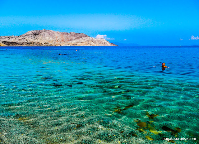 Praia de Nos, na ilha grega de Sými, no Dodecaneso