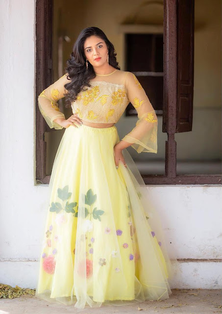 SreeMukhi IMAGES, GIF, ANIMATED GIF, WALLPAPER, STICKER FOR WHATSAPP & FACEBOOK