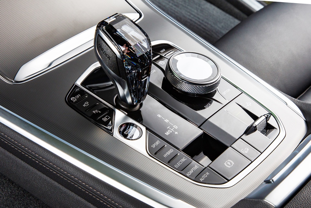 BMW X5 2021 plug-in-hybrid mạnh 389 mã lực, giá từ 66.400 USD