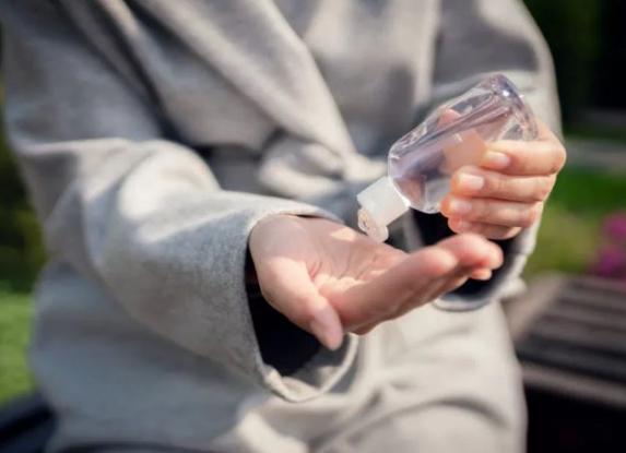 Απολυμαντικά χεριών: Μόνο δύο καταπολεμούν τον κορωνοϊό