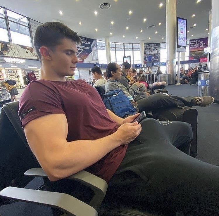 in the (212) Manspread Monday