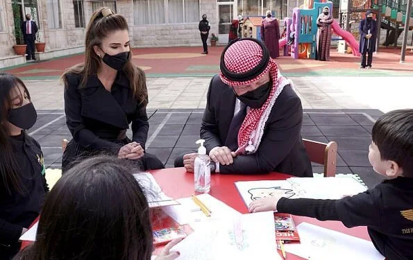 King Abdullah and Queen Rania visited the tomb of the late King Hussein