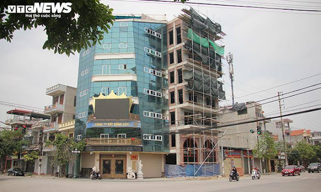 Đường 'Nhuệ' mua cả chính quyền thành phố?: Hai tòa nhà vi phạm trật tự xây dựng, vẫn đứng sừng sững