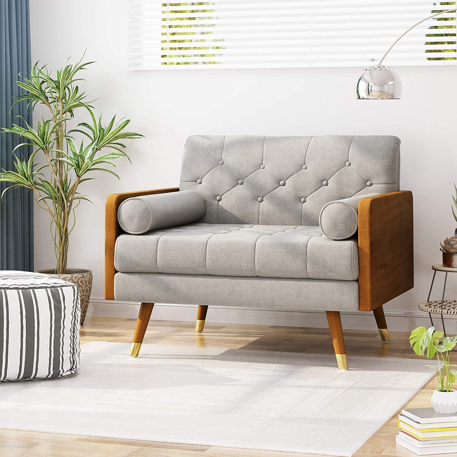 Little Modern Sofa For livingroom with cream linen fabric design