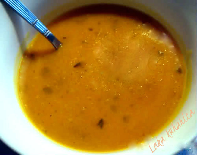 Laka kuharica: Aromatic pumpkin soup. This refined and tasteful pumpkin soup is very quick and easy to make!