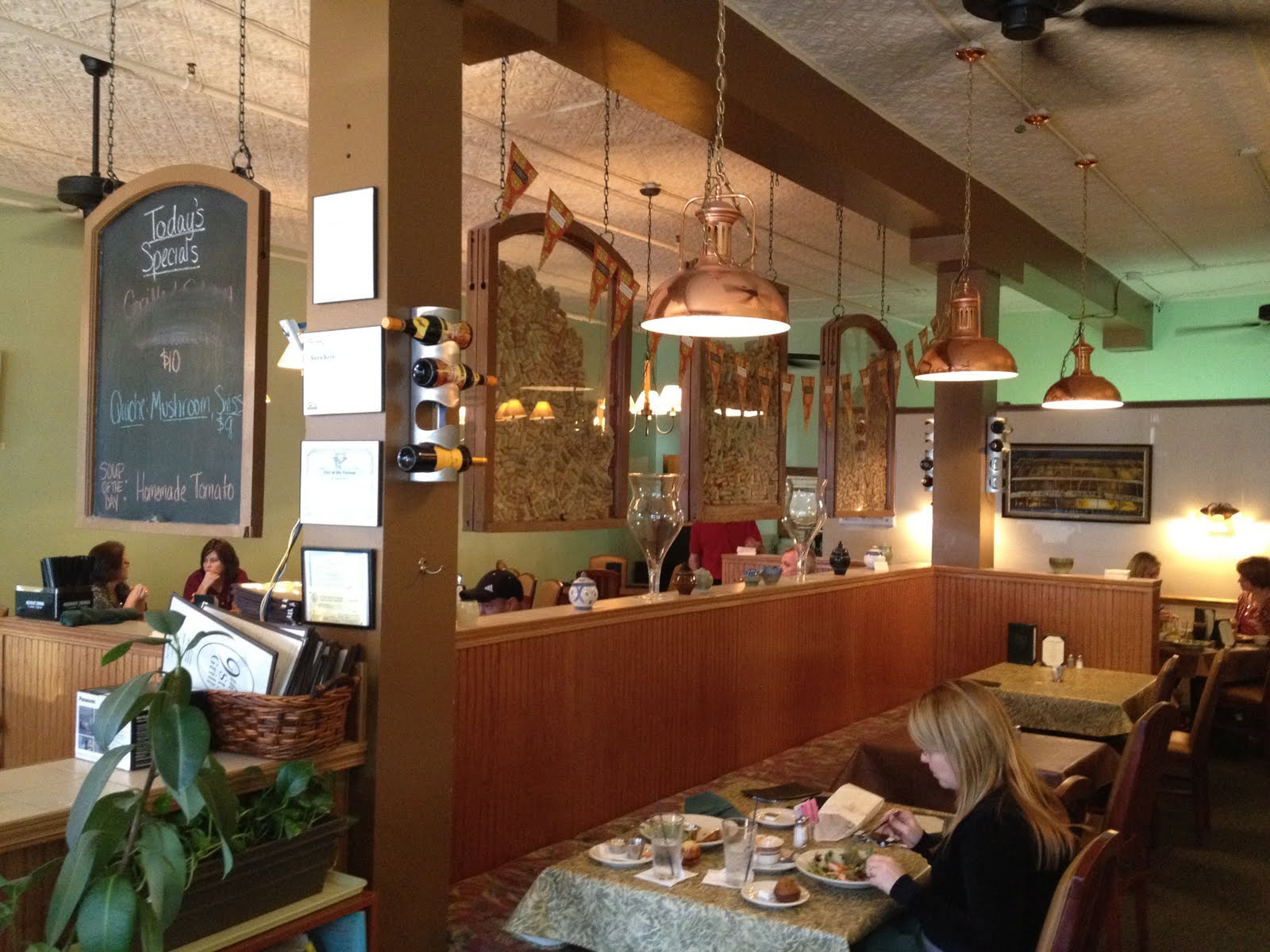 PIG OUT SPOTS 9th Street Grill (Mount Vernon, IL)