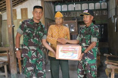 SEMARAK HARI JUANG KARTIKA KODIM SRAGEN BAGIKAN PAKET SEMBAKO KEPADA VETERAN