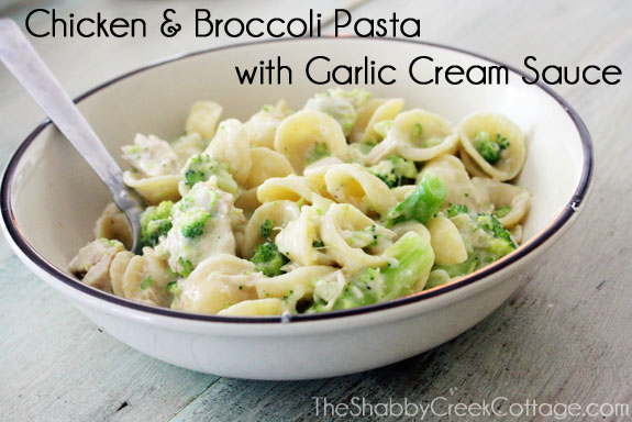 Simple and delicious dinner ideas: Easy chicken and pasta recipes with garlic and broccoli. Made Quickly, perfect for busy days