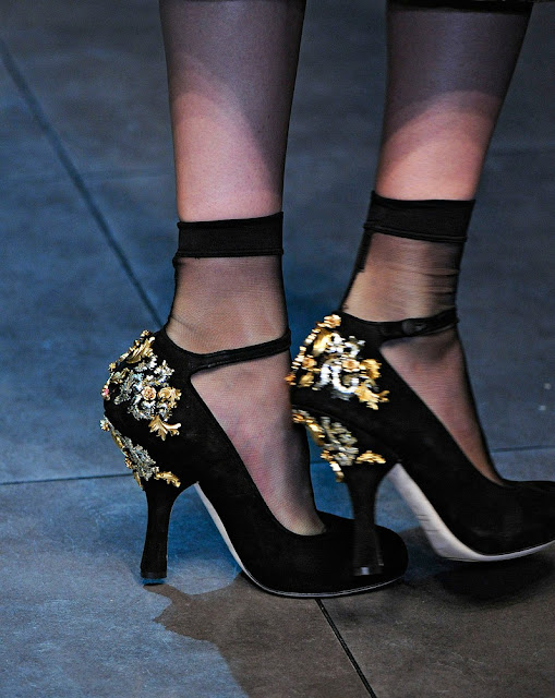 My BEADialogy...: Dolce And Gabbana Fall 2012 RTW part3 (Bags and Shoes)