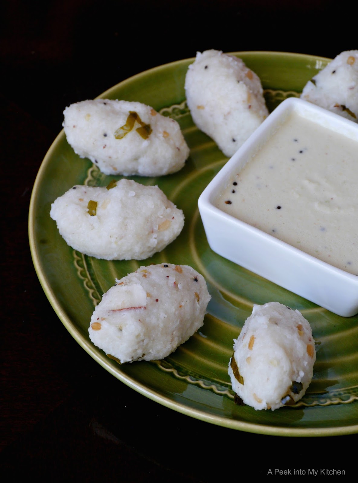 A Peek into My Kitchen Saamai Pidi (Upma) Kozhukattai / Savory Little