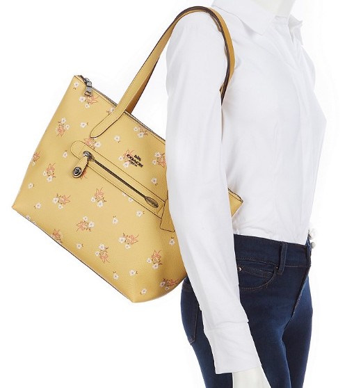 A4サイズ対応 Coach Taylor Cross Stitch Floral 上質レザーTote Coach Taylor Tote Floral 2025 | www.angloamericancentre.it