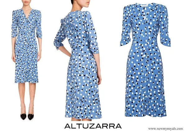 kate middleton the duchess of cambridge wore altuzarra aimee polka dot button front dress