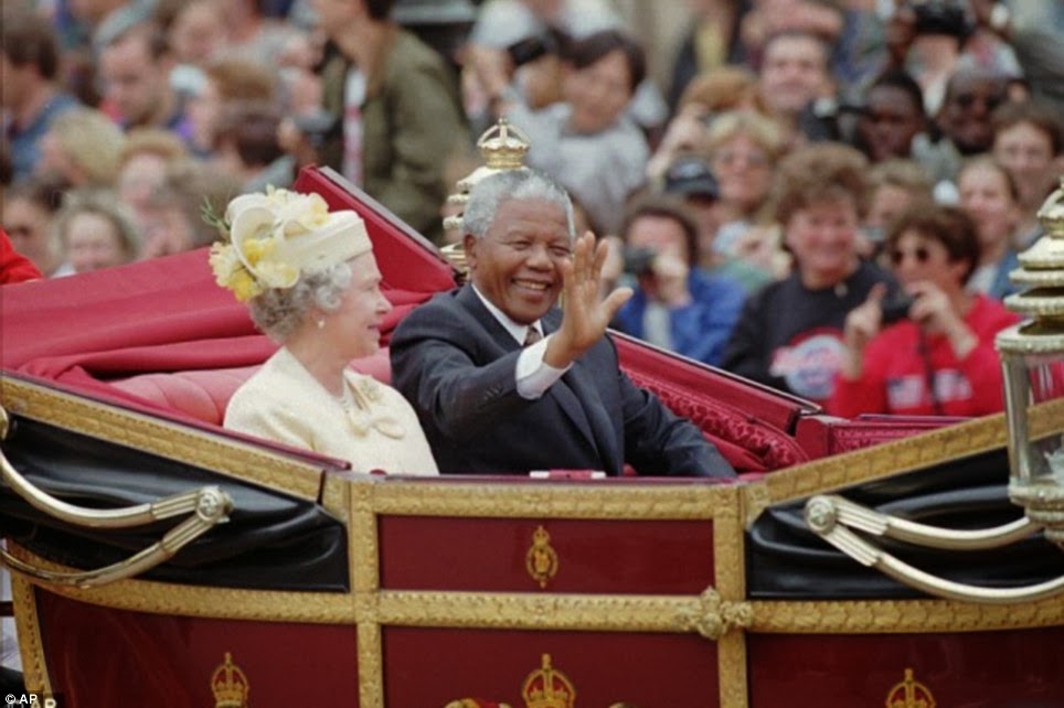 Manny360 A Tribute in Pictures to Nelson Mandela From Beyonce, Brad