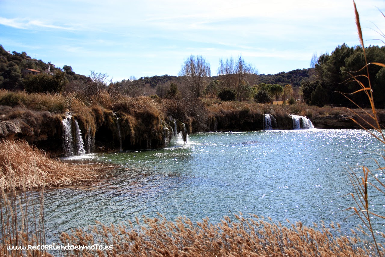 salto de agua de laguna redondilla a lengua