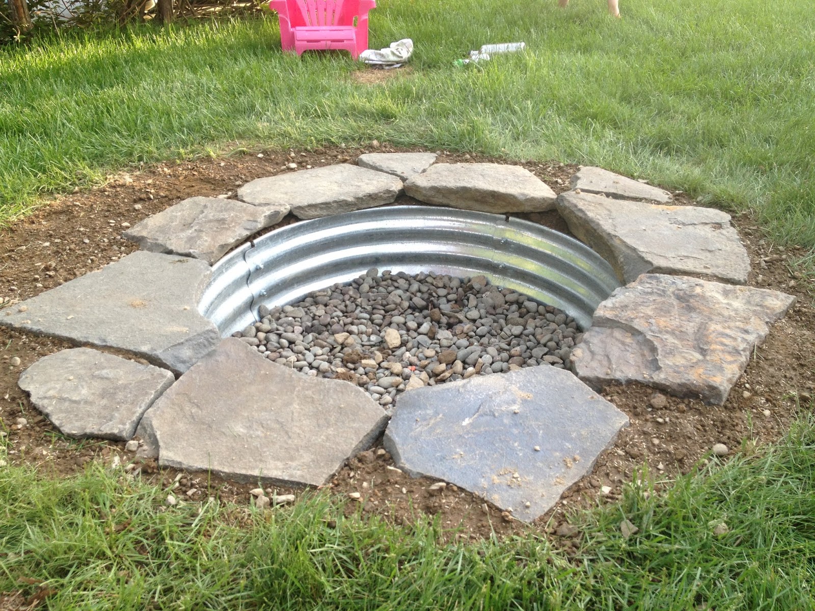 DIY Quick And Easy Fire Pit Projects To Spice Up Your Garden Yard