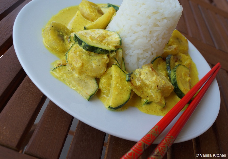 (no) plain Vanilla Kitchen: Ein gelbes Curry mit Banane und Zucchini