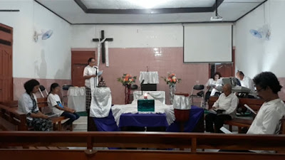 Ditengah Covid-19, Jemaat GKJ Pituruh Rayakan Paskah Via Video Online