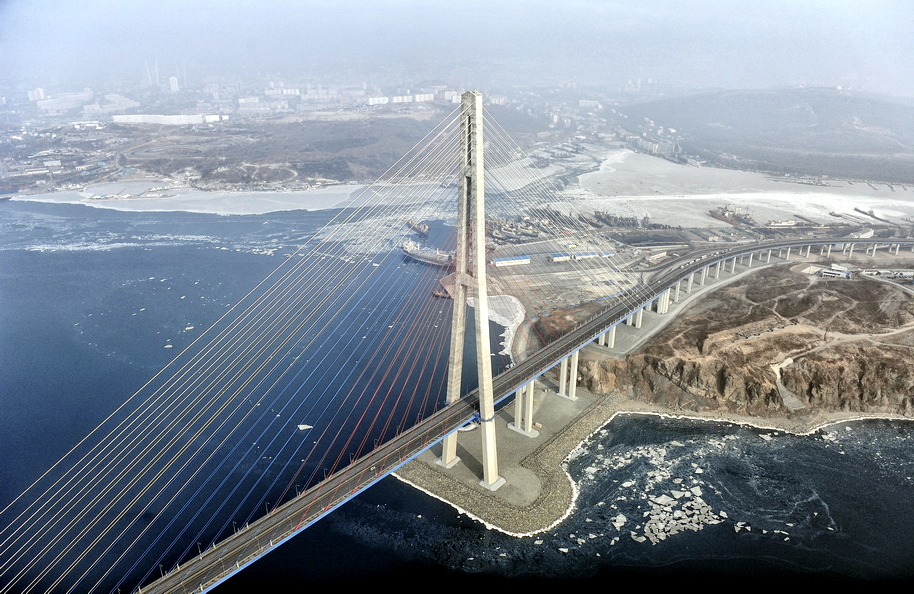 world's longest cablestayed bridgeRussky Island, Russia