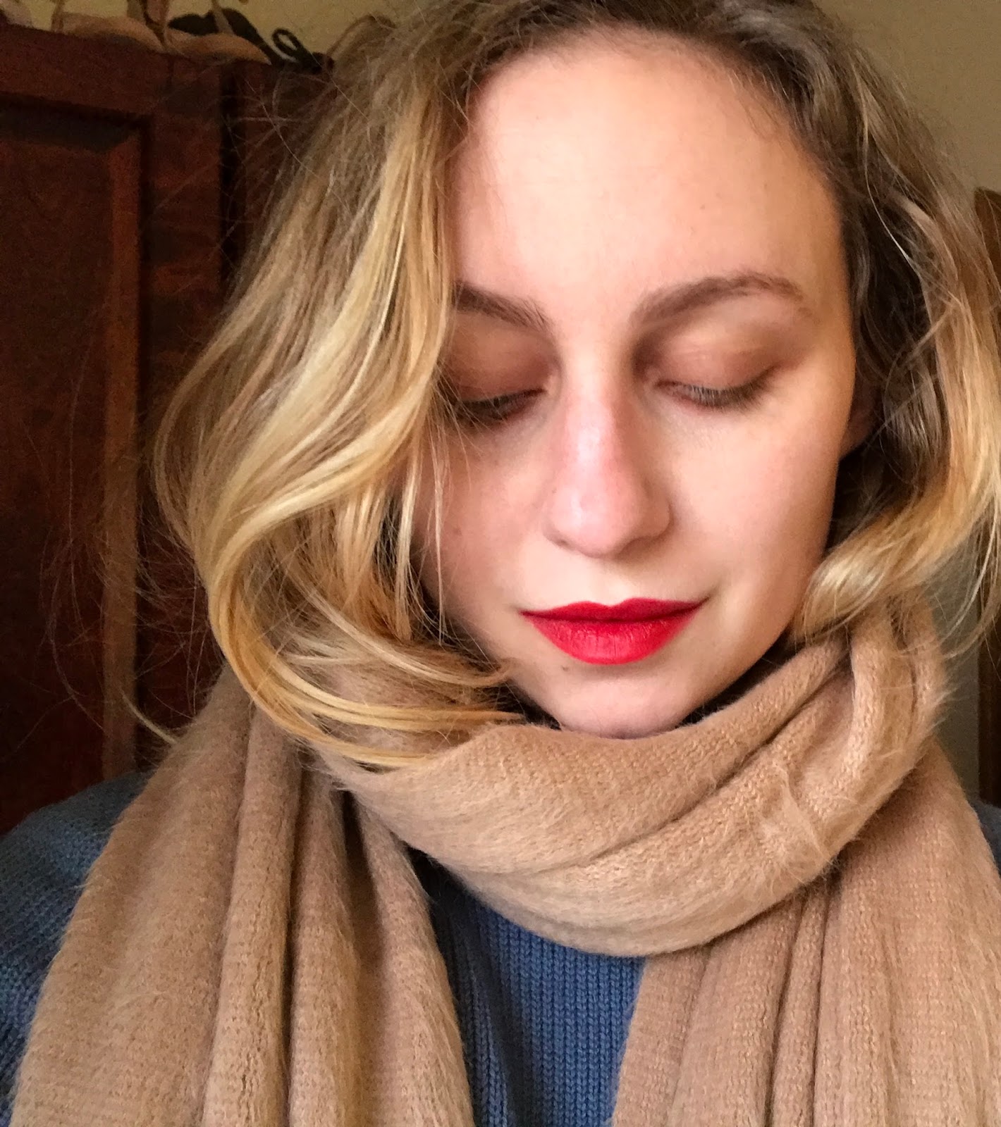 ankel Perfervid ulækkert red lip week day 3: charlotte tilbury matte revolution lipstick in red  carpet red — coffee spoons