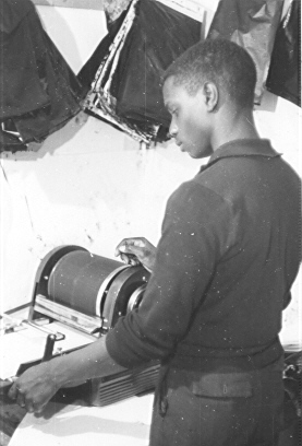 PAST AND FUTURE PRESENT(S): FROM THE MIMEOGRAPH TO THE PDF