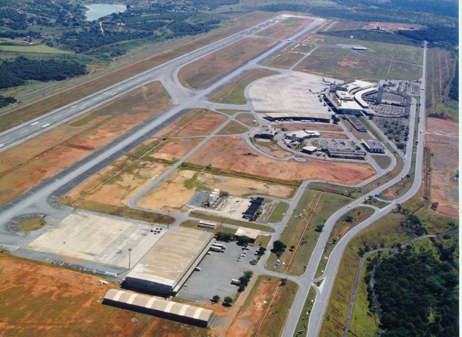 Aeroporto de Confins Adia Obras Para