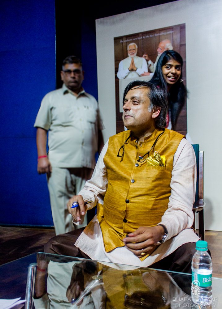 Shashi Tharoor would never fail his fans