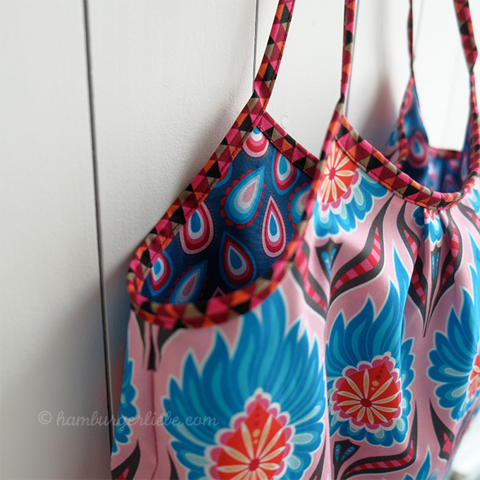 Reversible Mini Beach Bag Tutorial DIY Tutorial Ideas!