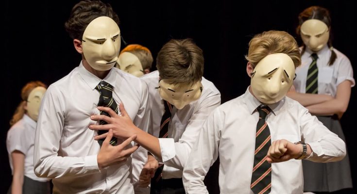 √Pengertian Drama dan UnsurUnsur yang Dinilai dalam