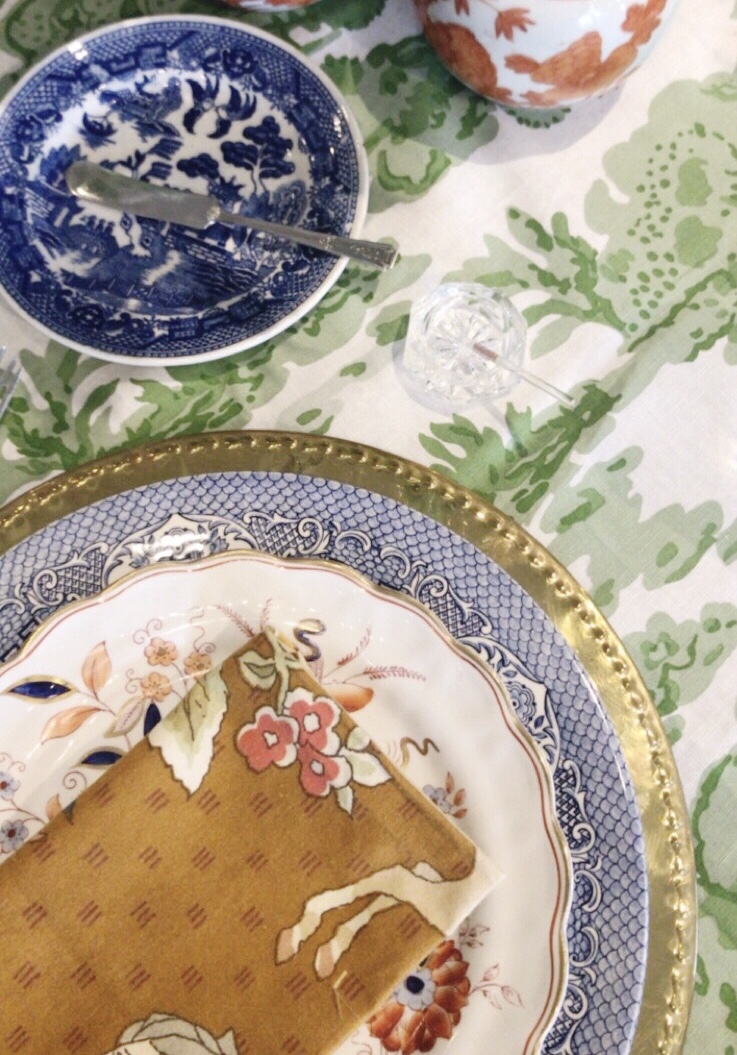 the pink clutch Holiday Tables On The Brain